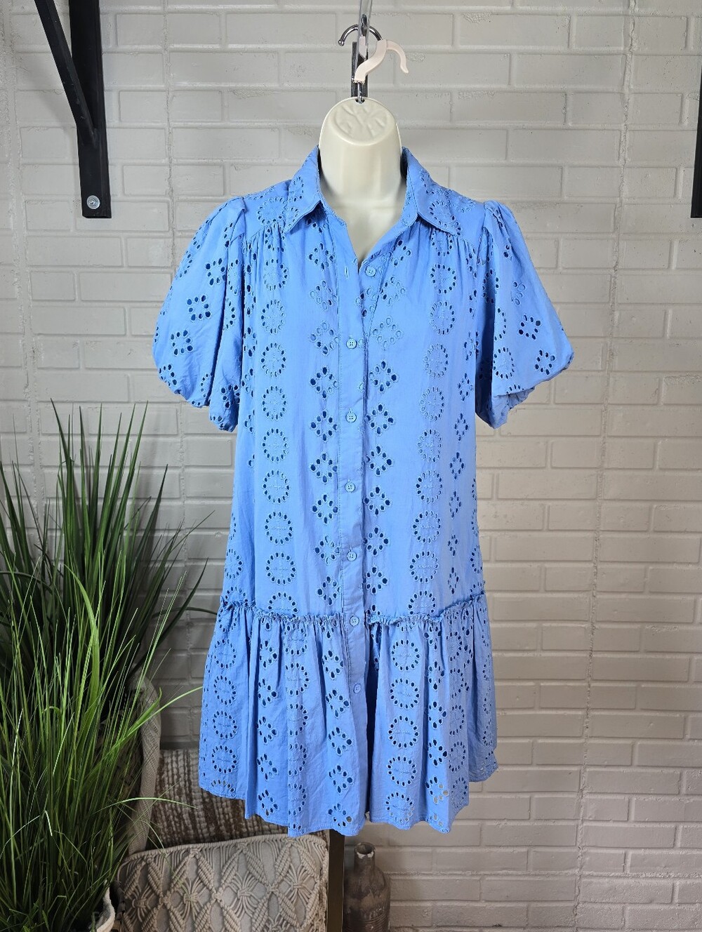 Donna Morgan Blue Eyelet Button Front Mini Dress Size 2